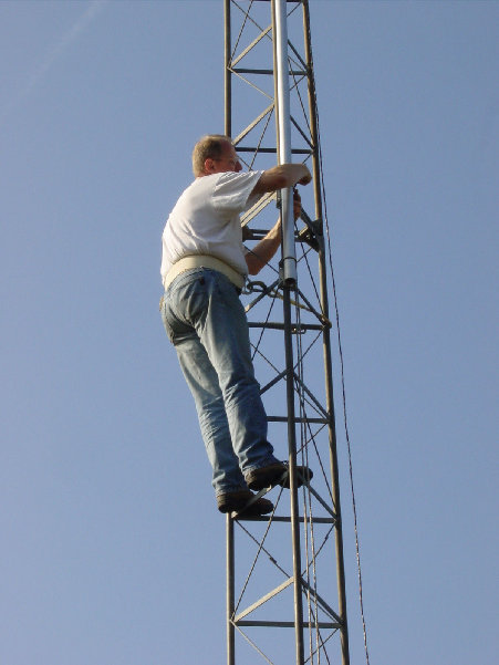 DSC01118.JPG (215.86 KiB) 42567 keer bekeken PD0LUR aan het werk op eenzame hoogte