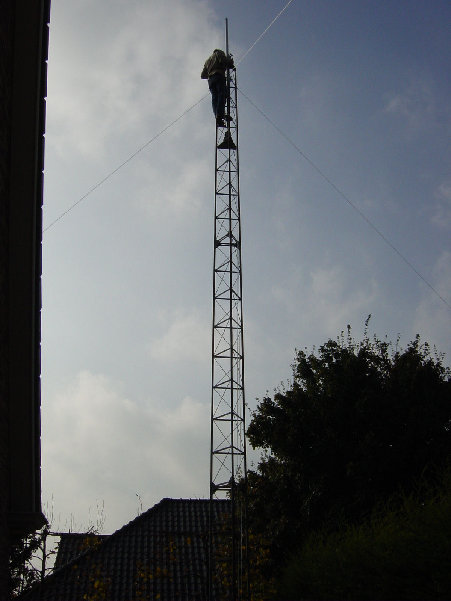 DSC01120.JPG (205.19 KiB) 42564 keer bekeken PD2JAM doet goed werk op 12meter hoogte